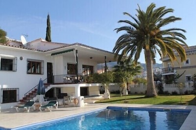 Magnificent seven bedroom detached villa in Nerja town with private pool