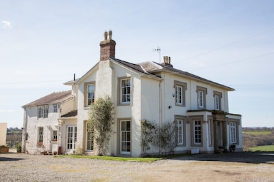 Stunning Georgian Grade 2 Listed property in the Welsh borders