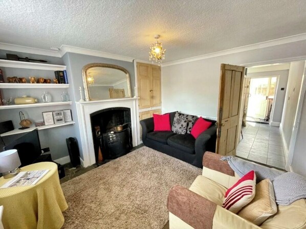 Sitting room.