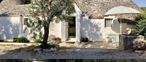 I Trulli l’antico Corbezzolo (Fb)
Whatsup:+393894767408 <Michael> 