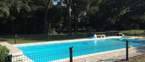 Piscine sur parc privatif