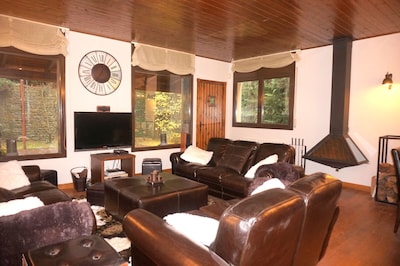 El Chalet - Beautiful accommodation for 8 to 12 people Vielha center