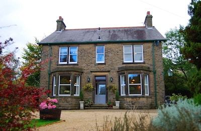 Large Period House In Edale, Peak District, Derbyshire, England