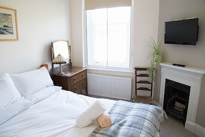 Large Period House In Edale, Peak District, Derbyshire, England