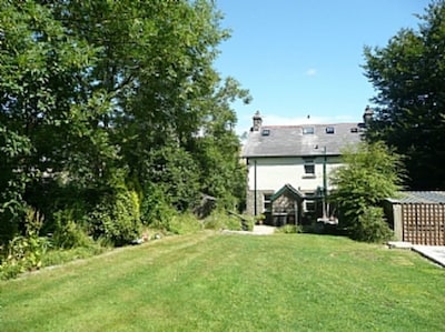 Large Period House In Edale, Peak District, Derbyshire, England