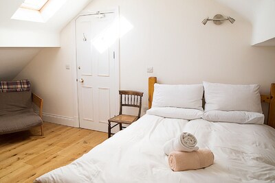 Large Period House In Edale, Peak District, Derbyshire, England