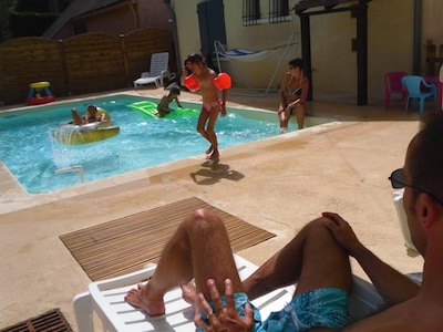 Luxury villa for 8 people: swimming pool, Bikes, Veranda, free WIFI,