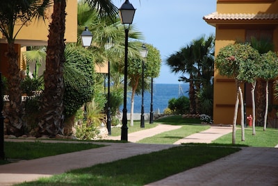 Apartamento de lujo con balcón, cerca de la playa, Punta Prima, WIFI 