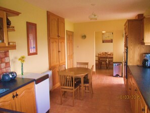 Kitchen/ Dining room 