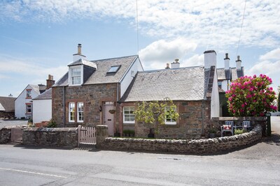 Boutique style luxury 2 bed period cottage for couples, families and friends