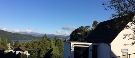 Lakeview Cottage overlooking Lake Windermere and Cumbrian mountains beyond