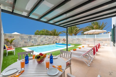 Luxury Villa mit eigenem beheizten Pool, Billardtisch, kostenloses WiFi