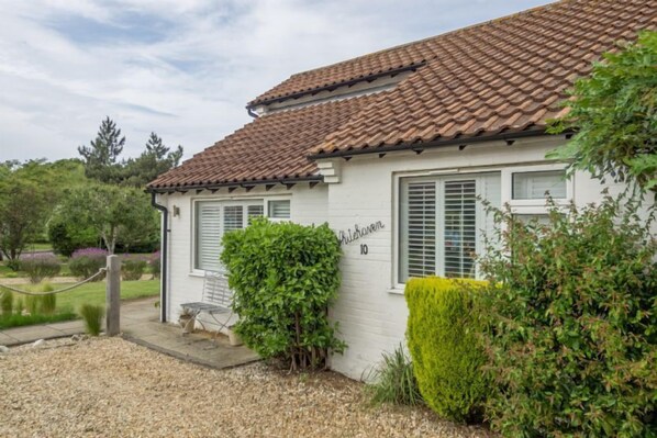 Whitehaven, Brancaster: Located a mile from the beach, and five minutes from the village pub