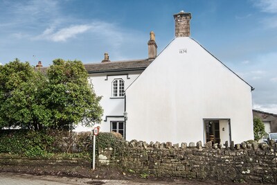 Estudio espacioso y encantador de planta abierta en el corazón de Monmouthshire 