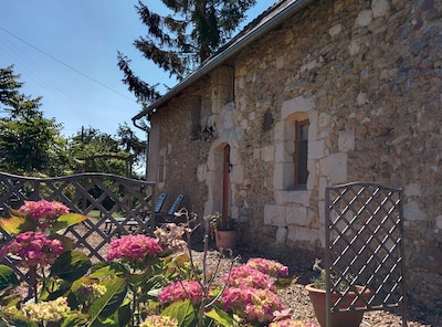 Wunderschönes restauriertes Landhaus aus dem 15. Jahrhundert in ländlicher, sehr ruhiger Lage