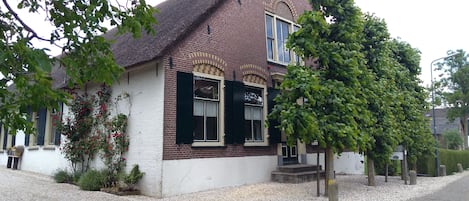 voorkant boerderij