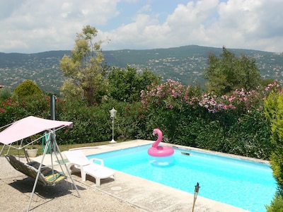 Unabhängiges Studio in einer Gartenvilla / Côte d'Azur. Eigener Eingang und Pool
