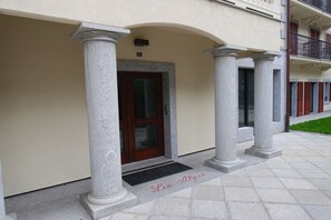 Building's entrance