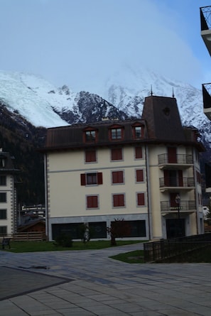 Alpes 3 Apartment Building, Mont Blanc