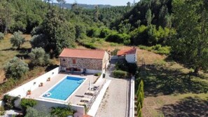 Casa Lerryn is private but close to all amenites.
You have exclusive use.