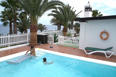 Piscina privada climatizada segura para piscina NIÑOS amigable AirCon vistas estupendas MAR RECTO