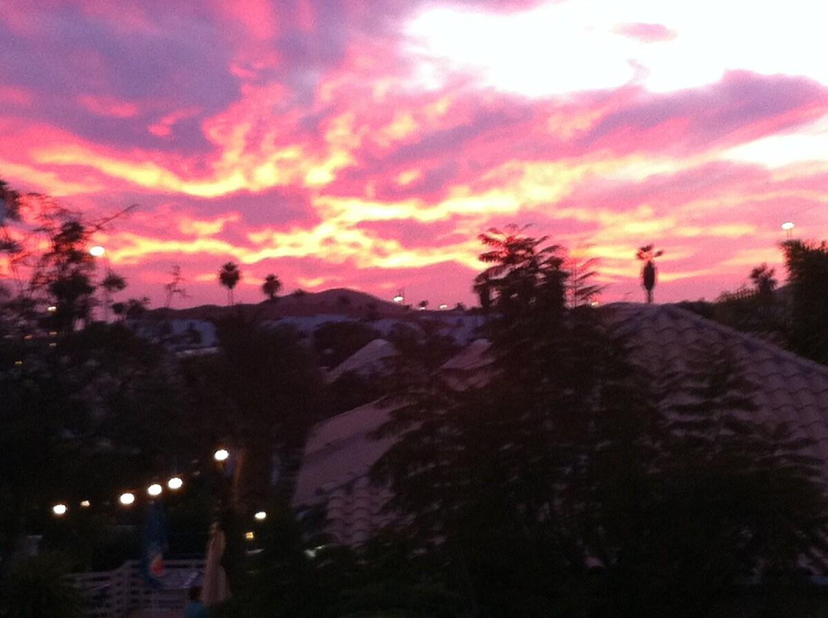 The Palms lovely 2 bedroom house Pool View,  WIFI   (Air Con optional )