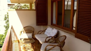 Terrasse avec vue sur la mer