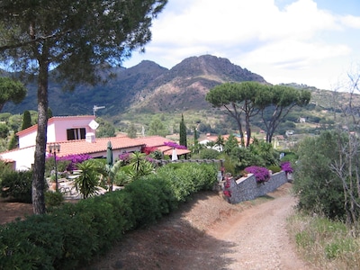 Apartments in the cottage / fantastic views of mountains, sea and Porto Azzurro