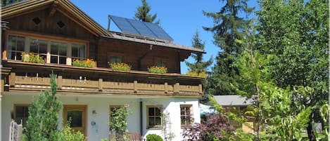 Landhaus Hinteregg im Sommer | Landhaus in summer time