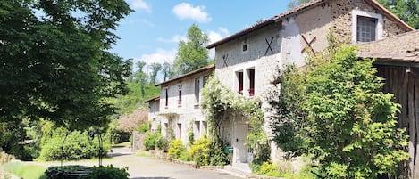 The view of the house as you arrive.