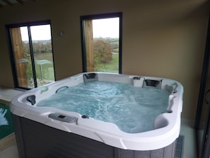 SPA jacuzzi 36°
5 places