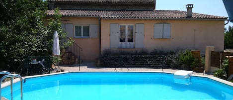 Jardin et piscine privée