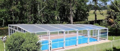 Piscine 11x5m-profondeur 1.65m-chauffée et sous abri