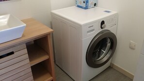 Bathroom - Washing machine