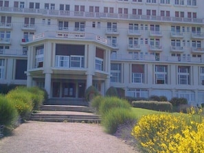 View of apartment building Le Celtic