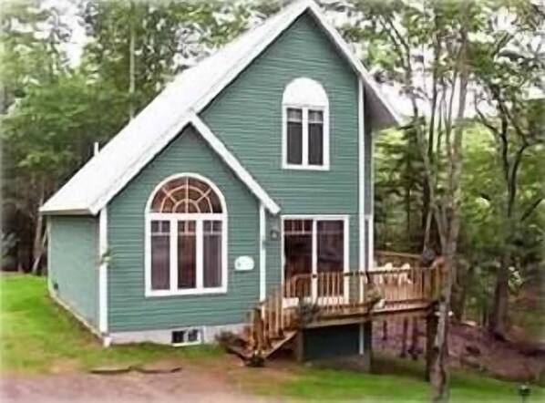 2 Bedroom Cottage Over Looking Lobster Cove
