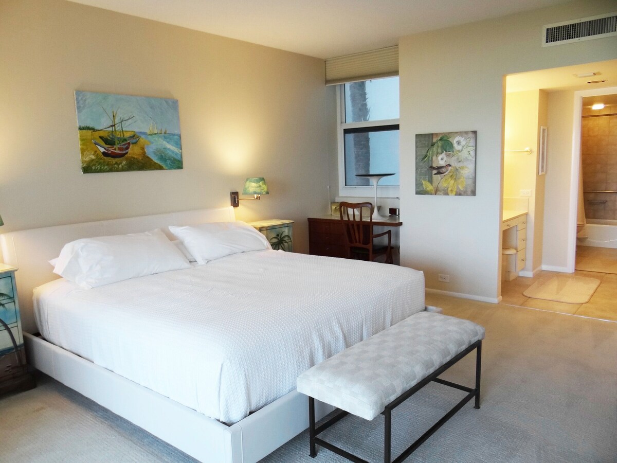 2 bedroom beachfront condo by FVC