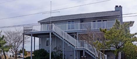 Front of the house - 3 parking spots in front and room for more on the side