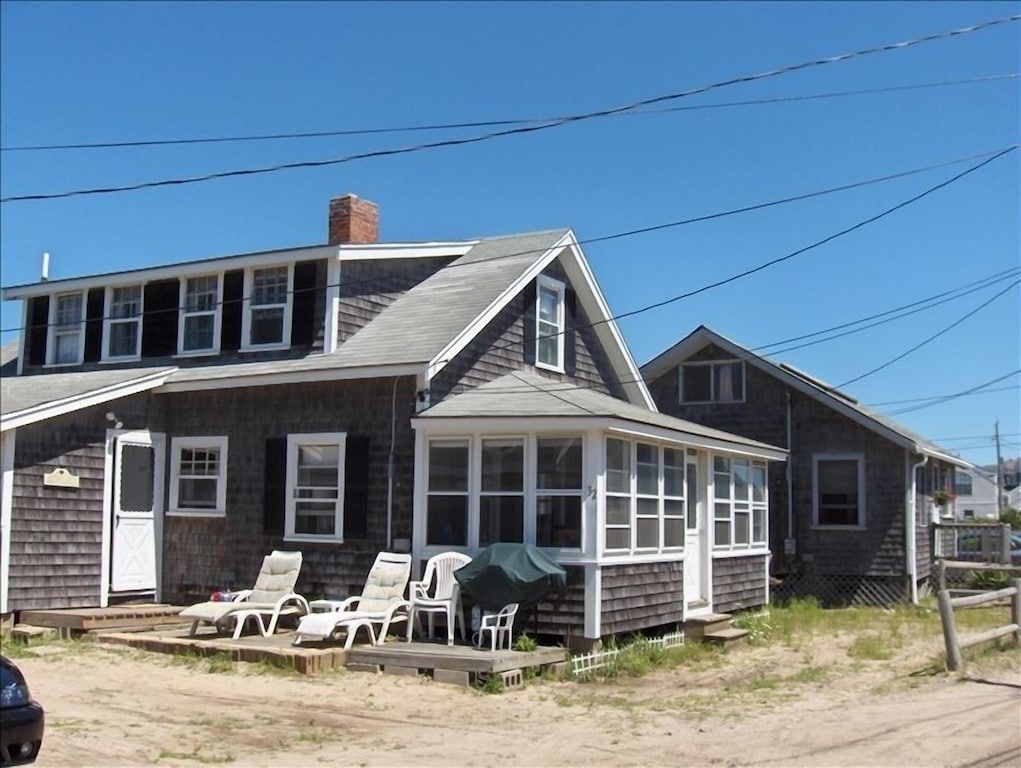 Classic Cape Cod Cottage Steps from Beach! West Dennis