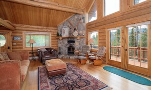White Otter Cabin, Living, 2