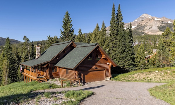 35 White Otter summer exterior1