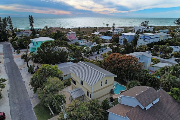 5 Houses From the Beach