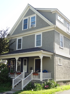 Welcoming you to Spindrift Cottage, on a quiet sidestreet in downtown Bar Harbor