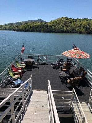 Patio furniture for soaking up the sun and Mountain View’s. 