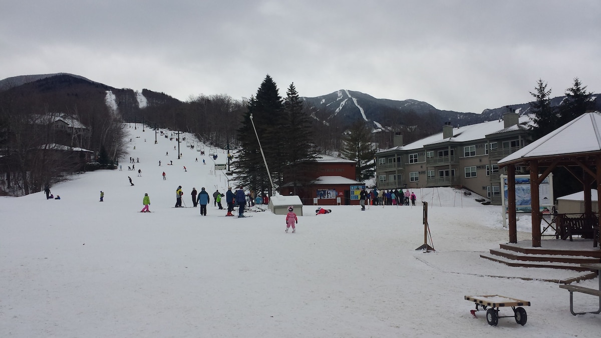 Ski-in / Ski-out Slopeside Studio Smuggler’s Notch Resort – UPDATED LOWER RATES