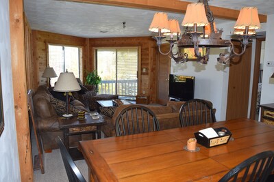 Alpine Lodge at Seven Springs - Comfortable 3 Bedroom 2 Bath Overlooking Slopes
