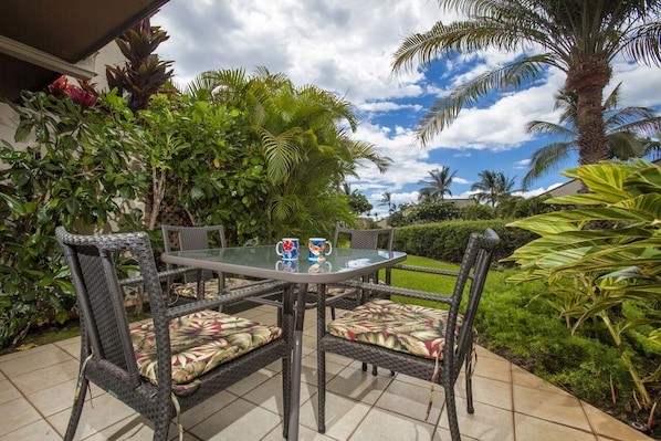 Sunny lanai with THE view for your morning coffee