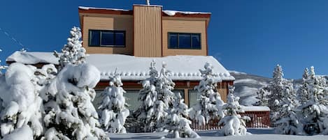 Front exterior view on a sunny winter day