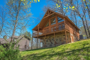 Pigeon Forge Cabin "Squirrels Nest"