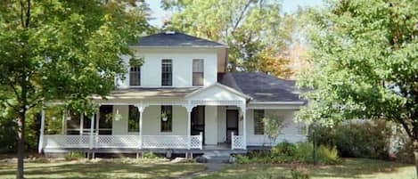 Heathcote - 1870 Italianate home of Captain George Crawford